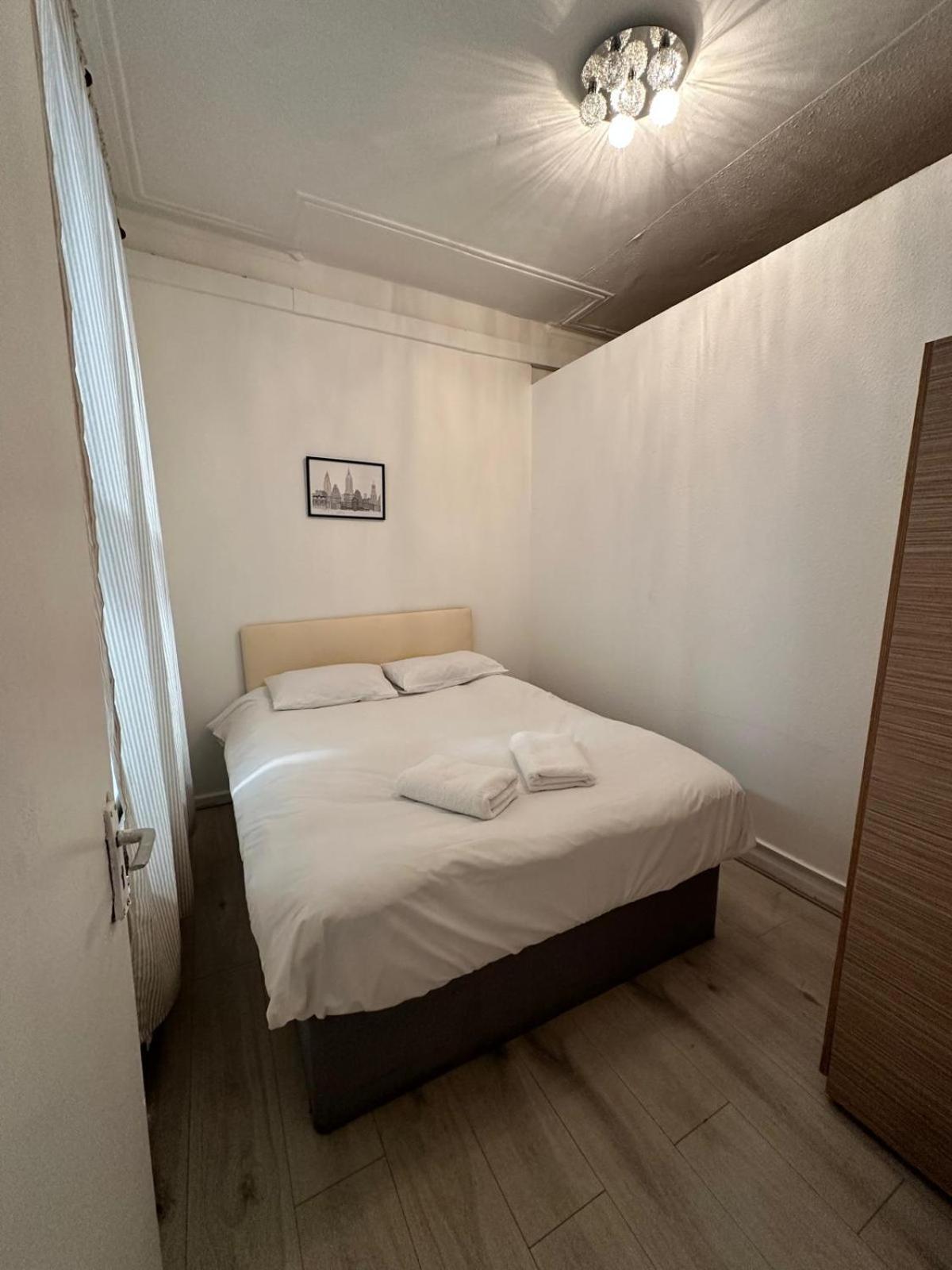 3 Bedroom Flat Millais Rd *